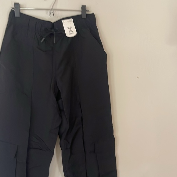 Women’s Black Nylon Cargo Pants Size M - Picture 2 of 4